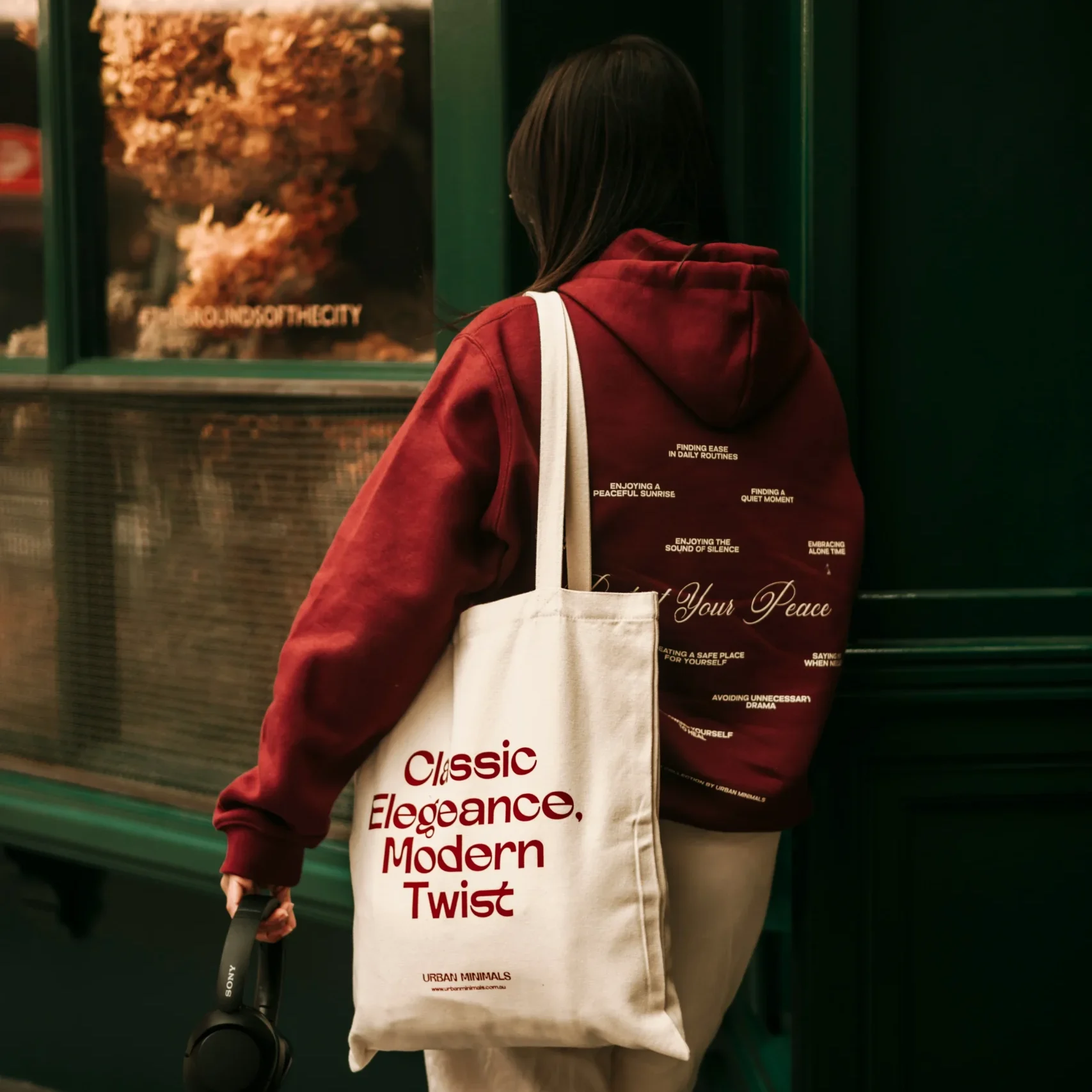 custom tote bag printing used as everyday carry bag for brand visibility